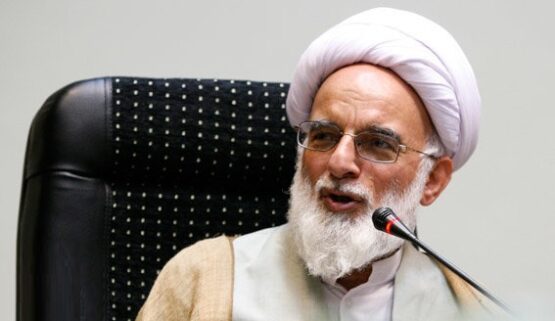 همه افرادی که پایبند به خون شهدا، امام، انقلاب و خطوط قرمز نظام هستند بسیار پرشور و با تعهد اخلاقی در انتخابات آینده حضور پیدا کنند