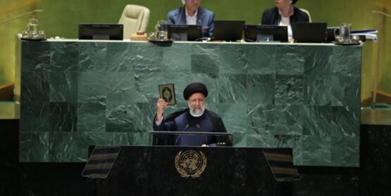 جمهوری اسلامی ایران قاطعانه بر این باور است که نباید اجازه داد شرق و غرب جدیدی شکل بگیرد