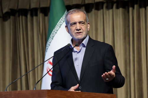 پزشکیان: هر کسی که ادعای انقلابی بودن و دغدغه خدمت صادقانه را دارد میدان برایش باز است