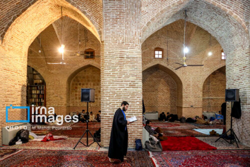 مراسم معنوی اعتکاف در مساجد تهران