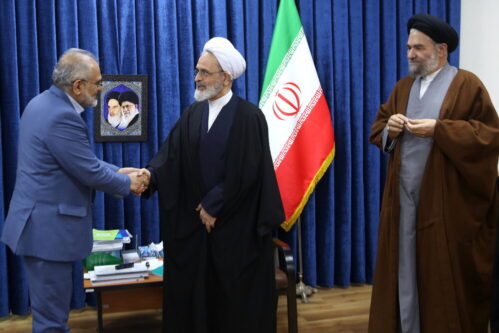 نشست تعدادی از اعضای ستاد برگزاری کنگره آثار و اندیشه‌های آیت‌الله العظمی بروجردی (ره) با آیت‌الله اعرافی، مدیر حوزه‌های علمیه کشور