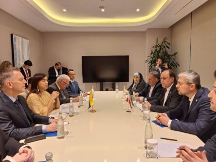تجلیل حاجی بابایی از مواضع ضداستکباری ونزوئلا و حمایت این کشور از ایران