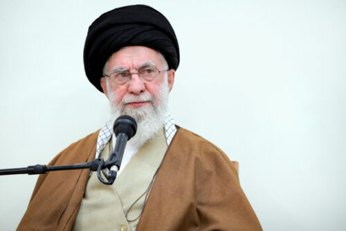 تجلیل رهبرمعظم انقلاب از برنامه‌های قرآنی ماه مبارک رمضان