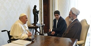 جزئیات پیام رهبر انقلاب اسلامی به رهبرکاتولیک های جهان / پاپ چه پاسخ داد؟ + عکس