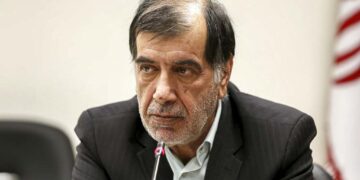 باهنر:مردم ایران در شرایط سخت،مستحکم و منسجم ظاهر می‌شوند