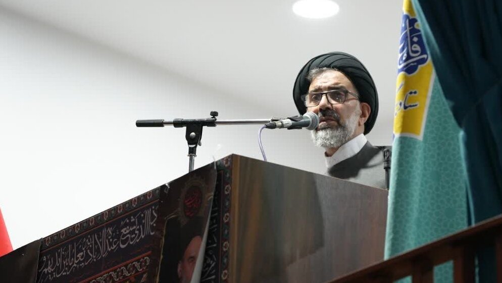 مسئولان خدمتگزار باید حمایت شوند
