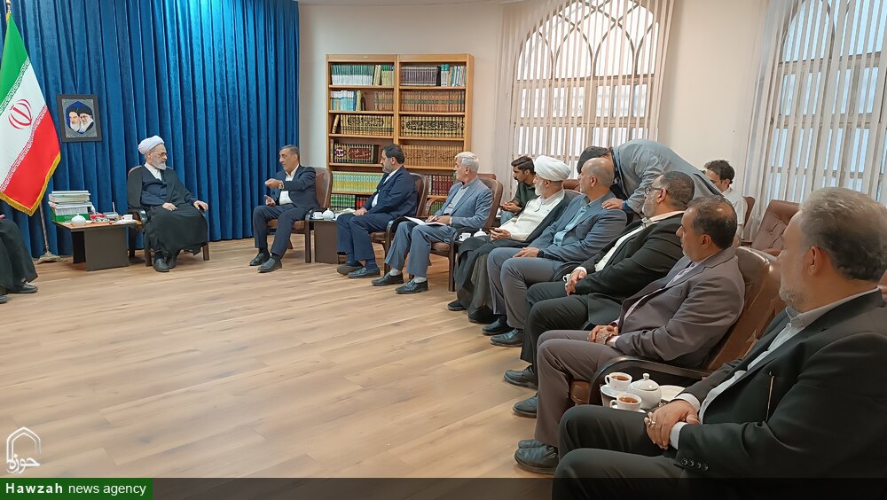 دیدار معاون اجرایی رئیس جمهوری با آیت الله اعرافی