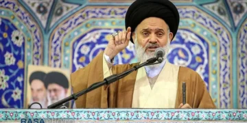 انقلاب اسلامی با فضاسازی‌ها و فشارهای مقطعی دچار تزلزل نخواهد شد