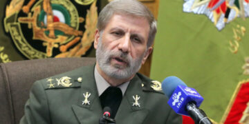 سرلشکر حاتمی: تا آخرین قطره خون پای کاریم؛ قدرت ما ایمان است
