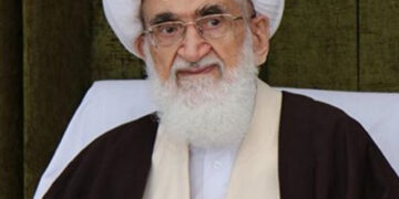 آیت الله نوری همدانی: هر آنچه که رهبر انقلاب تصمیم گرفتند همه باید تبعیت کنند؛ در عرصه میدان باشد و چه در عرصه دیپلماسی