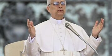 پاسخ پاپ لئو به معاون ترامپ: جنگ علیه ایران عادلانه نبود