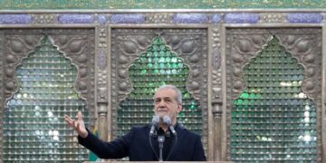 پزشکیان، سخنران مراسم شب عاشورای حسینی در حرم امام خمینی(ره)