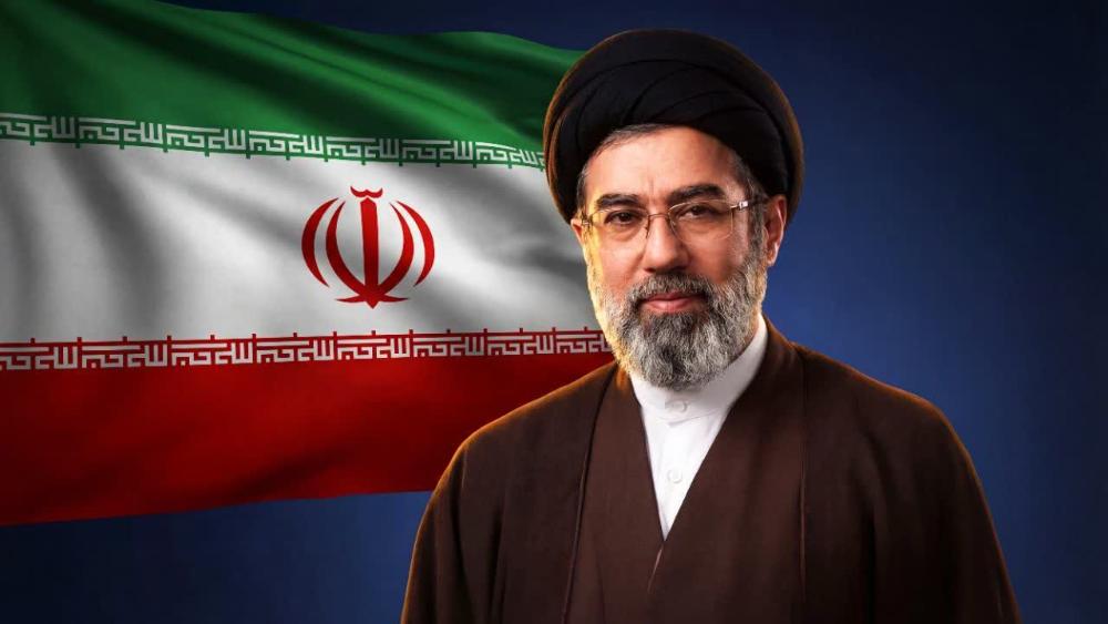 حضرت آیت‌الله سیدمجتبی حسینی خامنه‌ای رهبر معظّم انقلاب اسلامی