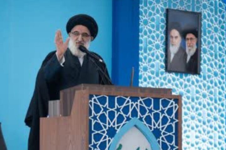 ائمه جمعه البرز: راه خون‌خواهی آقای شهید ایران از مسیر ولایت می‌گذرد
