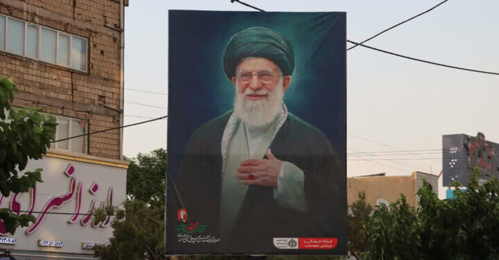 ائمه جمعه البرز: راه خون‌خواهی آقای شهید ایران از مسیر ولایت می‌گذرد