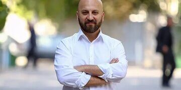 آیا سرمربی تیم ملی فوتبال حق دارد از حاکمیت بخواهد صدای منتقدانش را خاموش کند؟