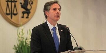 بلینکن: ترامپ در گرداب ایران گیر افتاده است