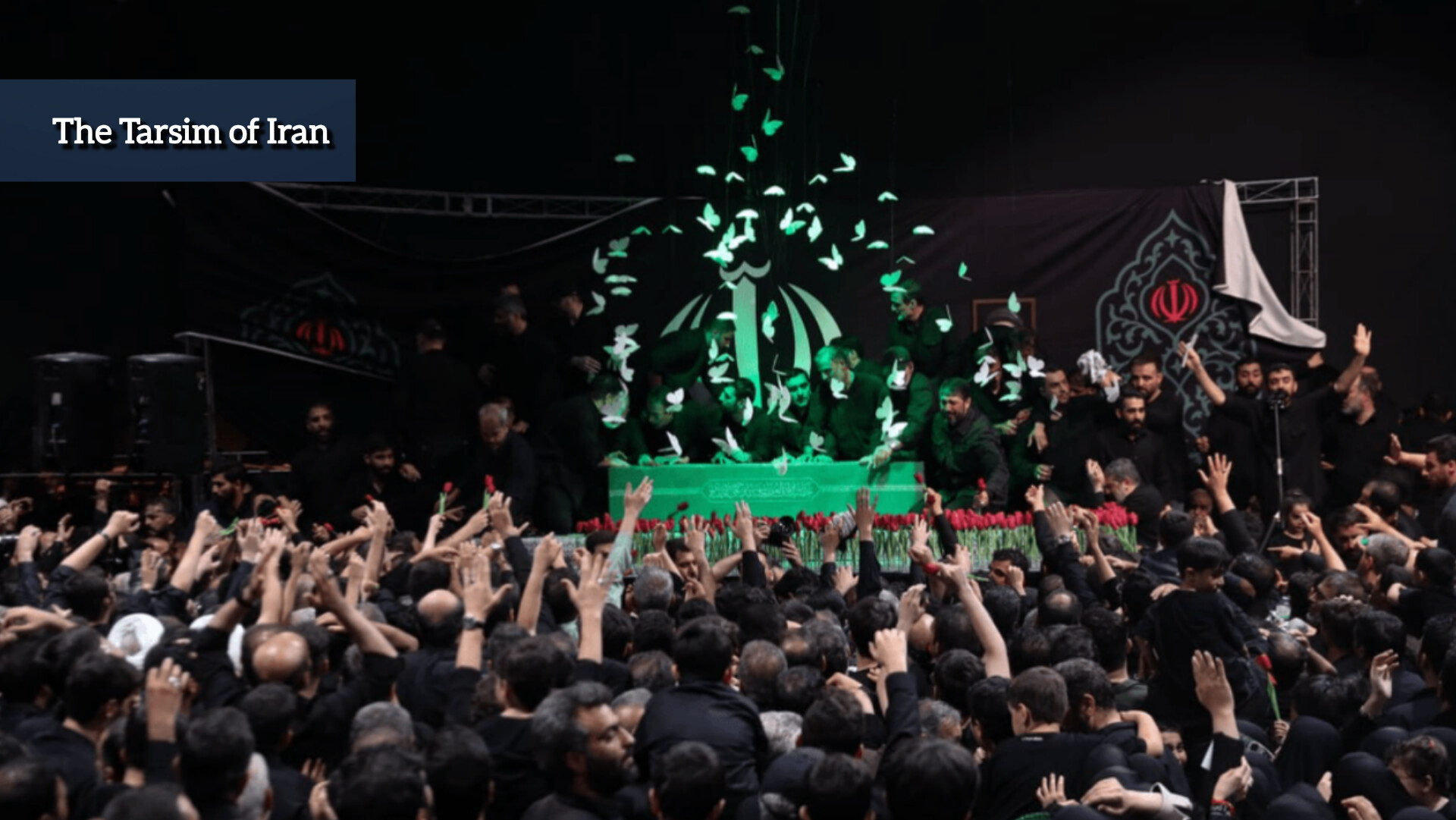 پیکر امام شهید به خانه بازگشت
