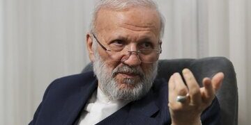 ماجرای نامه کارشناسان به دفتر رهبر شهید/ متکی: جمهوریخواهان در سال ۲۰۱۹ به حرف امام شهید رسیدند که آمریکا در حال افول است