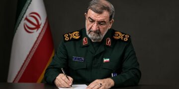 سرلشکر رضایی: برای تکرار شکستهای باستانی از ایران آماده باشید
